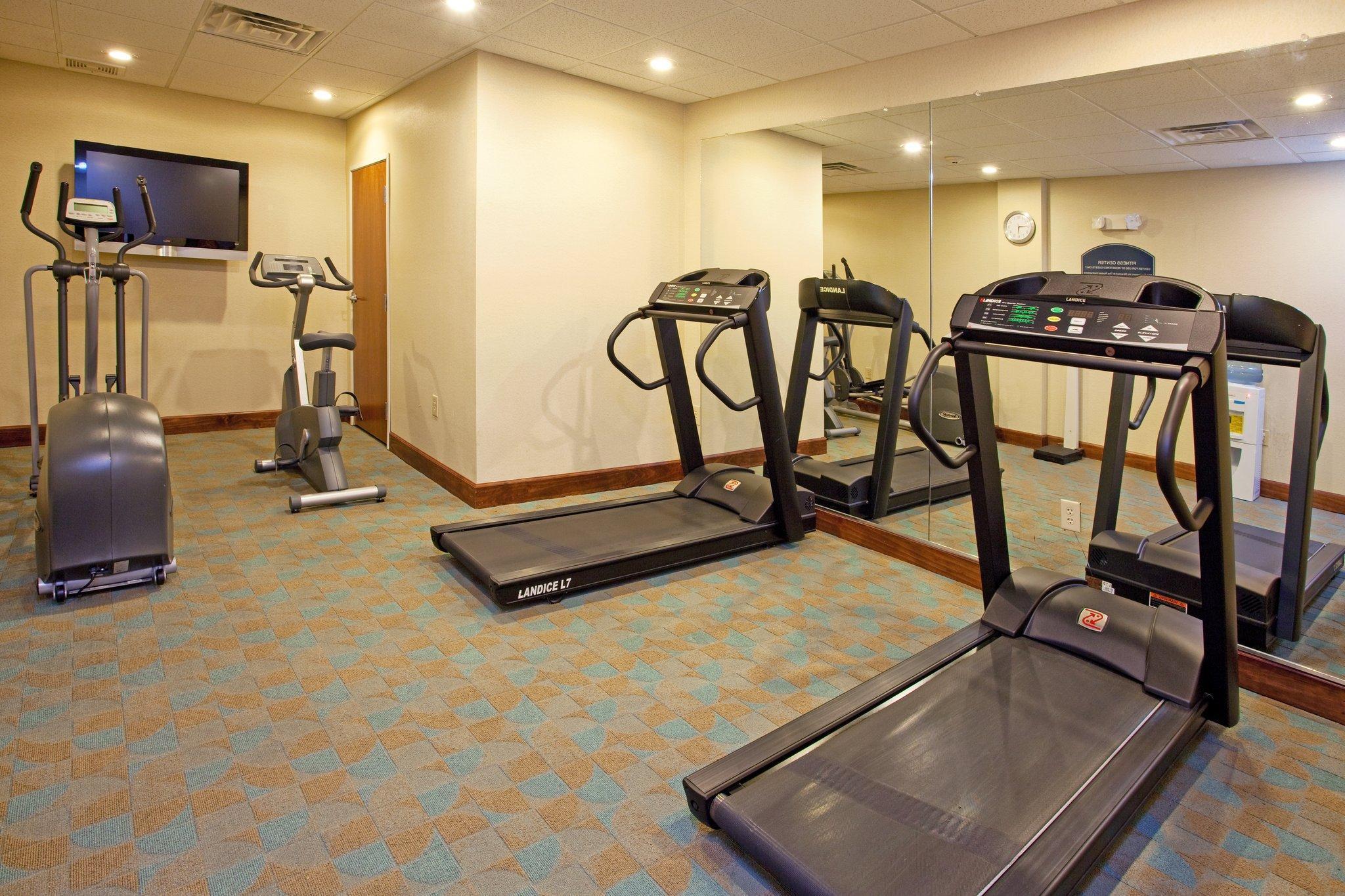 Holiday Inn Express Hotel And Suites Petersburg - Fort Lee By Ihg Exterior photo