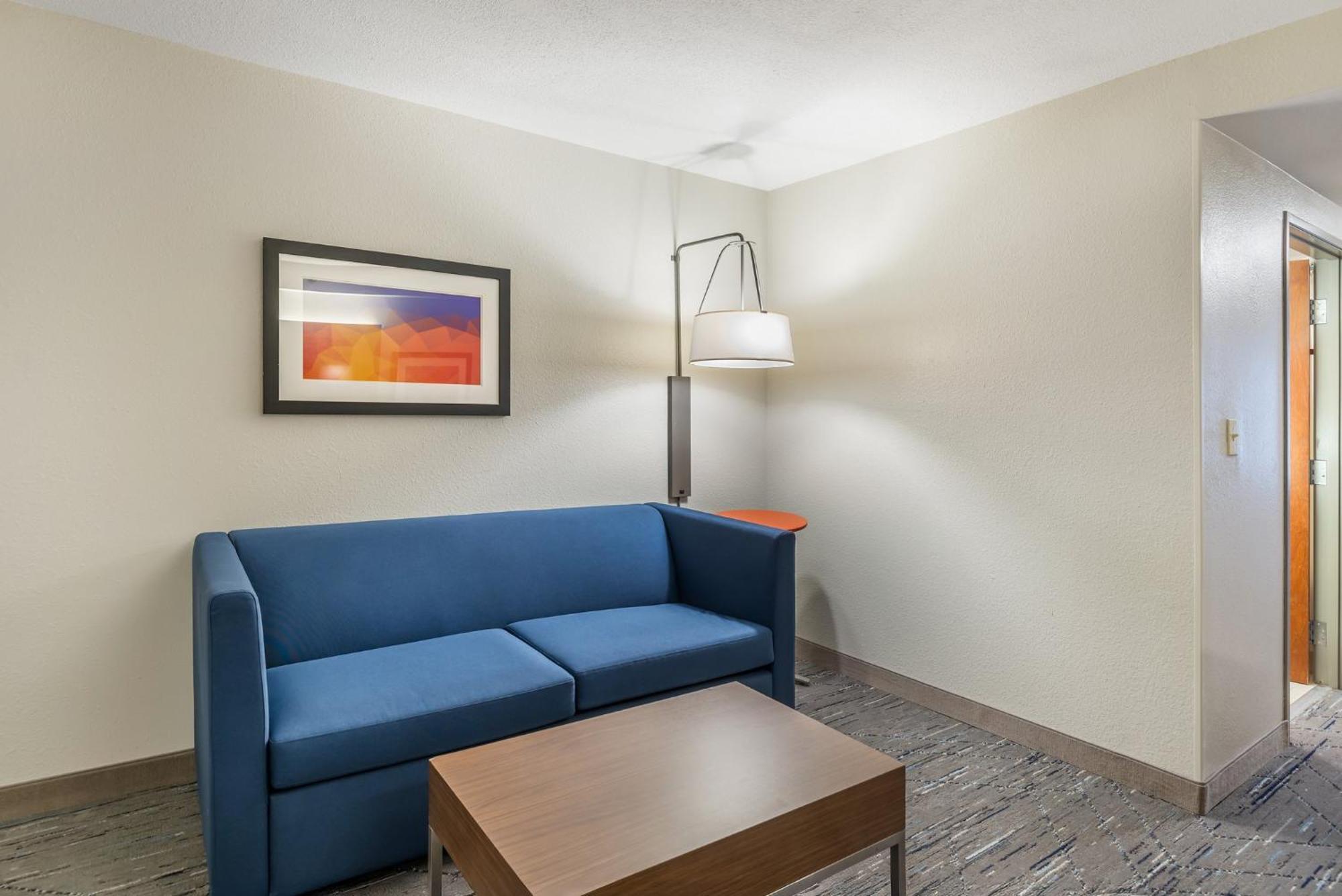 Holiday Inn Express Hotel And Suites Petersburg - Fort Lee By Ihg Exterior photo
