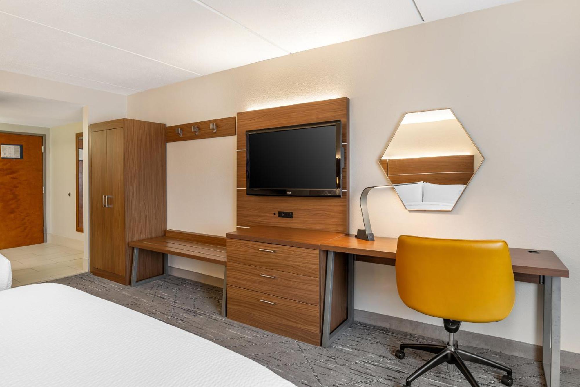 Holiday Inn Express Hotel And Suites Petersburg - Fort Lee By Ihg Exterior photo