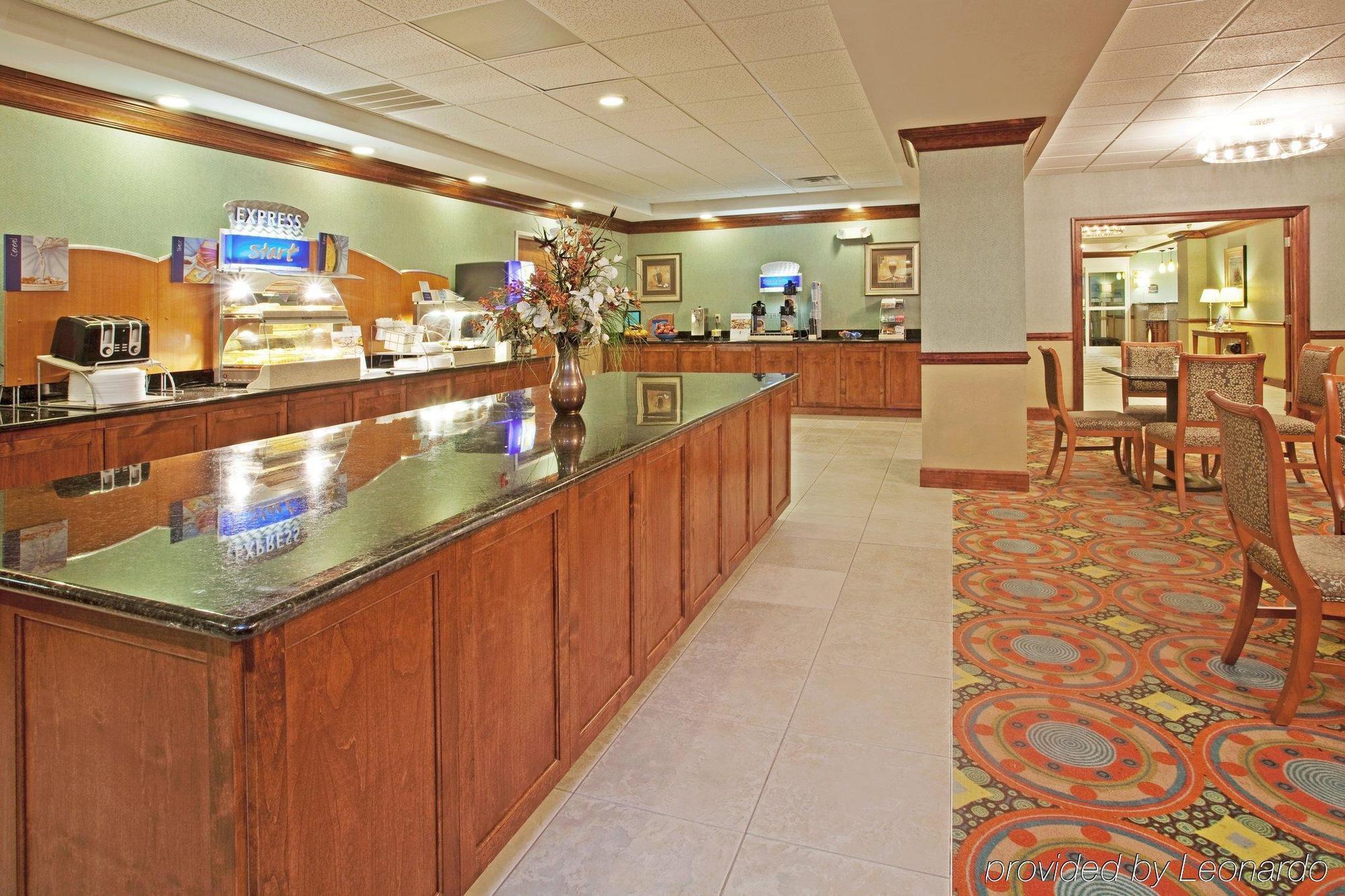 Holiday Inn Express Hotel And Suites Petersburg - Fort Lee By Ihg Exterior photo