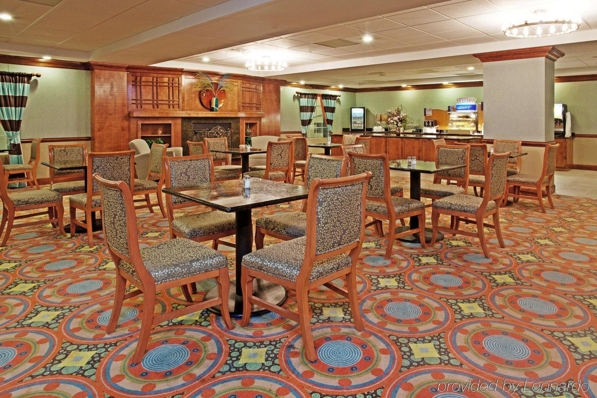Holiday Inn Express Hotel And Suites Petersburg - Fort Lee By Ihg Exterior photo